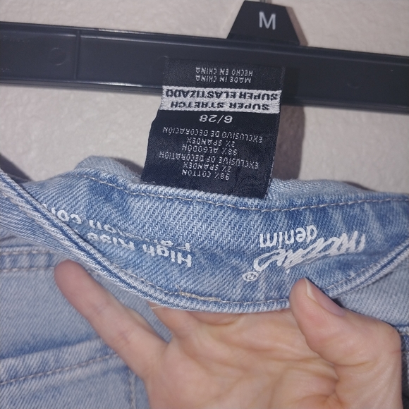 Mossimo high rise shorts hamburger peace patches - Picture 4 of 8